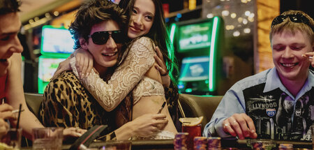 Geld verlieren, Geld gewinnen: Ani (Mikey Madison) und Iwan (Mar...