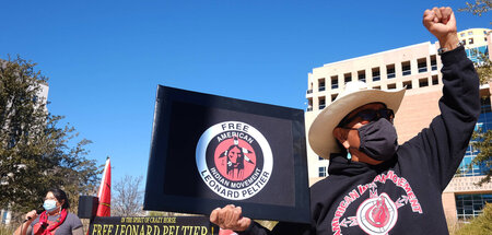 Der Kampf geht weiter: Demonstration für die Freilassung Peltier...