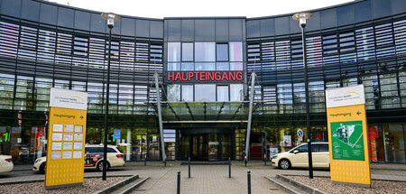 Soll seine Tore bald schließen: Das Klinikum Links der Weser in ...
