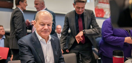 Olaf Scholz und Rolf Mützenich bei der Sitzung der SPD-Fraktion ...