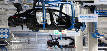 Eine Maybach-Karosserie in einem der weltweit modernsten Werke f...