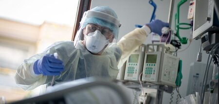 Intensivpfleger im Berliner Krankenhaus Bethel (20.4.2021) Intensivpfleger im Berliner Krankenhaus Bethel (20.4.2021)