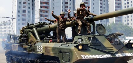 Das Artilleriesystem M-1989 Koksan wird 2013 bei einer Militärpa...
