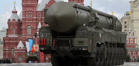 Schau der Stärke: Strategische russische Atomrakete bei Parade z...