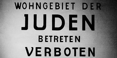 Den Mordaktionen folgten in der BRD Prozeßfarcen gegen die Würde...