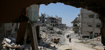 Mit US-amerikanischer Waffenhilfe hat Israel den Gazastreifen in...