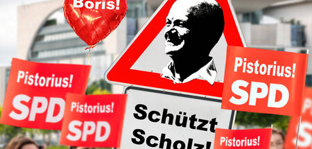 Pistorius-Fans am Donnerstag vor dem Bundeskanzleramt in Berlin