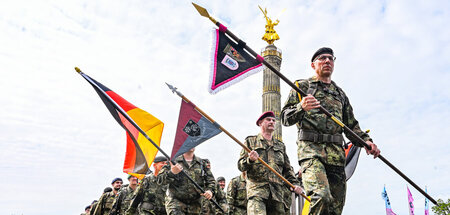 Wehrhafte Bürger in Uniform. Die Freiheit wird nach außen und in...