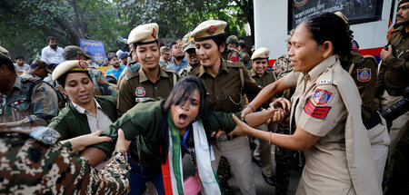 Polizei nimmt Anhänger der größten Oppositionspartei Indian Nati...