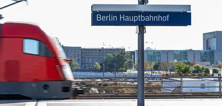 In Berlin fahren ICE-Züge sinnlos im Kreis, anderswo fährt nicht...