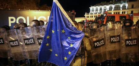 Kein Durchkommen, kein Durchbruch für prowestliche Demonstranten... Kein Durchkommen, kein Durchbruch für prowestliche Demonstranten...