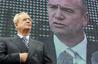 In Erobererpose wie Napoleon: Martin Winterkorn, Herrscher über ...