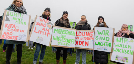 Am 13. November protestierten in Düsseldorf rund 32.000 Menschen...