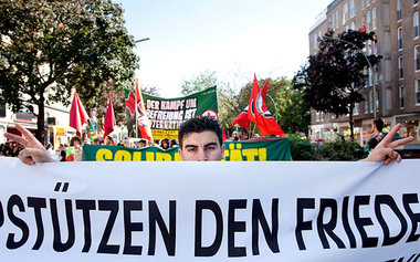 Prokurdische Demonstration in Berlin: Antifaschistische und sozi...