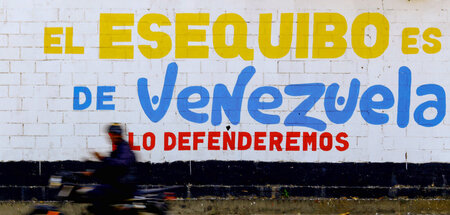 »Essequibo gehört zu Venezuela«: Graffitti in der venezolanische... »Essequibo gehört zu Venezuela«: Graffitti in der venezolanische...