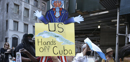 »Hände weg von Kuba«: Kundgebung gegen die von den USA angeführt...