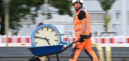 Die Sanierung der Riedbahn eilt. Genug Tempo macht die Regierung...