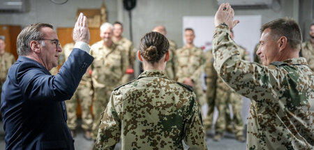 Der angeblich beliebteste Politiker Deutschlands befördert eine ...