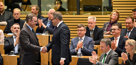 Staffelstab wieder bei der CDU: Bodo Ramelow gratuliert am Donne...