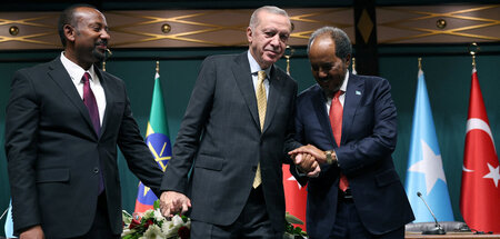 Spielt gerne den Vermittler: Der türkische Präsident, umgeben vo...