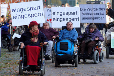Die Fotos in dieser Beilage zeigen Behindertenproteste in Berlin