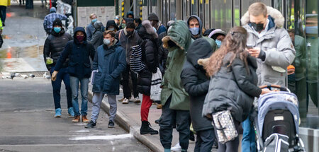 Im Wartestand: US-amerikanische Versicherte (New York, 22.12.202...