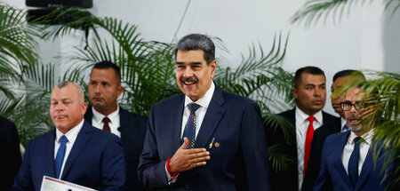 Venezuelas Präsident Nicolas Maduro (M.) trifft sich mit Vertret...
