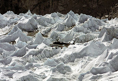 Multilateral sind jetzt auch die Hubschraubereinsätze: Khumbu-Gl...