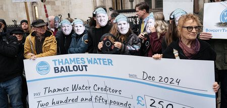 Protest gegen hohe Gebühren des Wasserversorgers Thames Water vo...