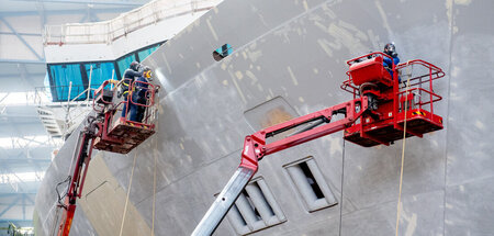 Noch wird in der Meyer-Werft an einem Kreuzfahrtschiff für eine ...