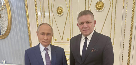 Robert Ficos Besuch bei Russlands Präsident Wladimir Putin (l.) ...