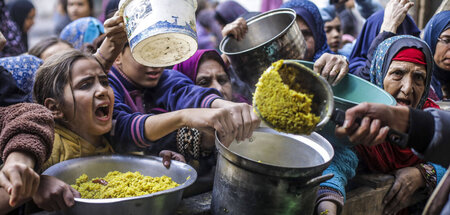 Alltag in Gaza: Andrang bei kostenloser Essenausgabe am 28. Deze...
