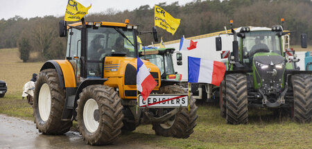 Landwirte versammeln sich in Essonne am Montag morgen zur Blocka...