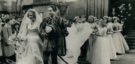 »Ich bräuchte noch etwas Schlagobers auf Goldbrokat, zum Beispie...