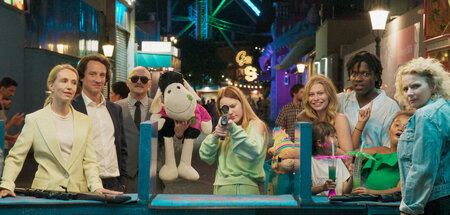 Wahllose Ballerei: Freundliche Szenerie an der Schießbude