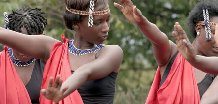 Viele Wege, das Trauma zu verarbeiten: Traditionellen Palasttänz...