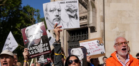 Frei ist Assange zwar, sein Recht hat er aber noch nicht bekomme... Frei ist Assange zwar, sein Recht hat er aber noch nicht bekomme...