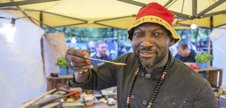 Keine Kartoffeln, dafür Deutschland-Hut: Bubacarr kocht in Saarb...