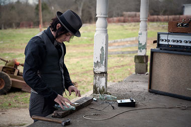 Zwei Nägel, ein Draht und der Wille zum Kampf: Jack White