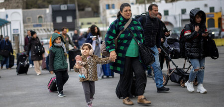2025-02-04T144531Z_933855500_RC2QNCALCPRF_RTRMADP_3_GREECE-QUAKE