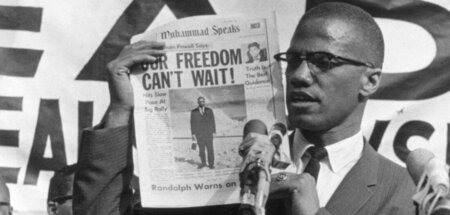 »Unsere Freiheit kann nicht warten!« – Malcolm X bei einer Kundg...