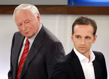 Der Ministerpräsident a. D. (links) und sein früherer Staatssekr... Der Ministerpräsident a. D. (links) und sein früherer Staatssekr...