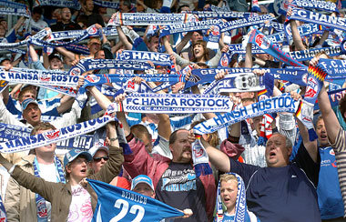 Beim FC Hansa Rostock brodelt seit Wochen die Fanszene. Bei Heim... Beim FC Hansa Rostock brodelt seit Wochen die Fanszene. Bei Heim...