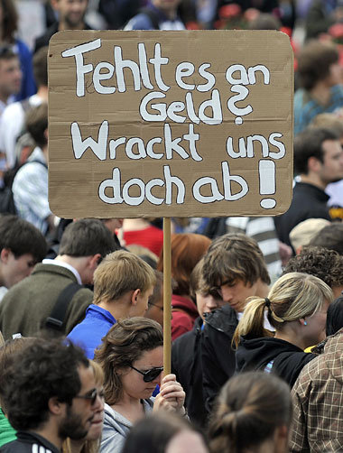 Jugendliche im Juni beim Bildungsstreik in Berlin Jugendliche im Juni beim Bildungsstreik in Berlin
