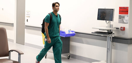 HEALTH-CORONAVIRUS-AUSTRALIA-DOCTOR.JPG