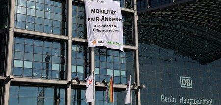 Fordern Verkehrswende nach vorn: Fassadenkletterer haben am Berl...