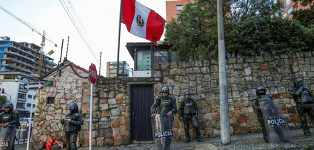 2022-12-21T235639Z_2015431633_RC2MAY9O7C89_RTRMADP_3_PERU-POLITI