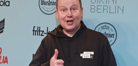 Sphinxrätsel: Morgens kämpft es für Hochrüstung, mittags buhlt e...