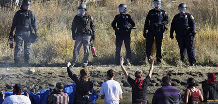 Greenpeace_Oel_Pipel_85414906.jpg