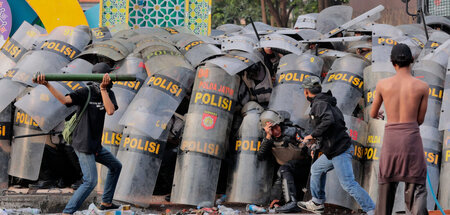 Indonesia_Military_L_85457171.jpg